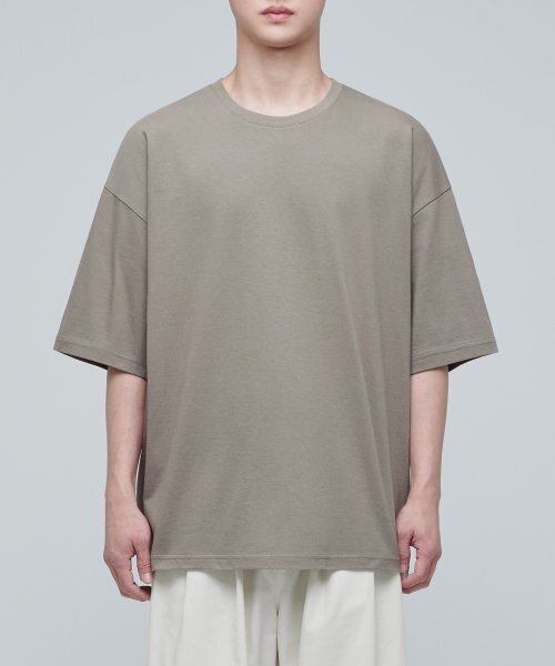 MUSINSA STANDARD（ムシンサスタンダード）の「エクストラオーバーサイズクルーネックTシャツ[ダスティベージュ]（Tシャツ/カットソー・メンズ・その他・LARGE/X-LARGE/XX-LARGE/XXX-LARGE/SMALL/MEDIUM）」の2枚目の写真