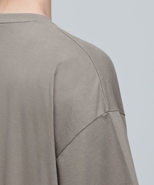 MUSINSA STANDARD（ムシンサスタンダード）の「エクストラオーバーサイズクルーネックTシャツ[ダスティベージュ]（Tシャツ/カットソー・メンズ・その他・LARGE/X-LARGE/XX-LARGE/XXX-LARGE/SMALL/MEDIUM）」の6枚目の写真