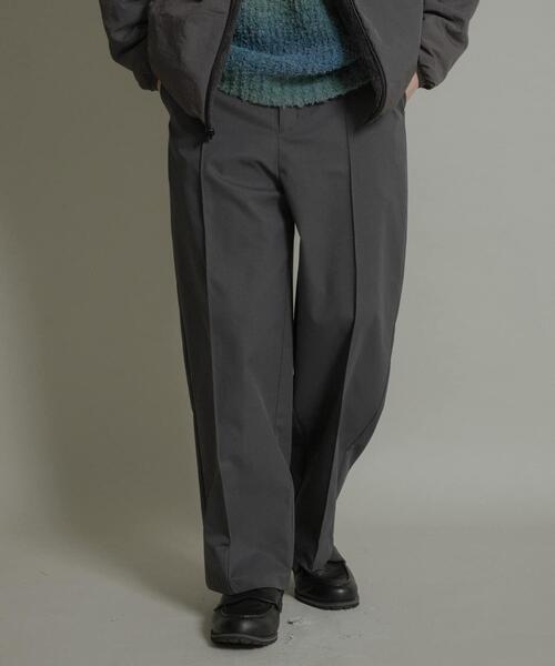 SENSE OF PLACE by URBAN RESEARCH(センスオブプレイスバイアーバンリサーチ)の「ピンタックワイドスラックス(その他パンツ・メンズ・チャコールグレー/ライトベージュ・MEDIUM/LARGE)」の2枚目の写真