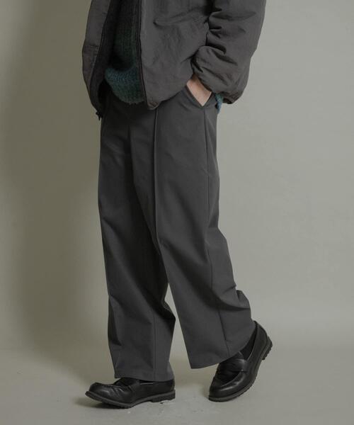 SENSE OF PLACE by URBAN RESEARCH(センスオブプレイスバイアーバンリサーチ)の「ピンタックワイドスラックス(その他パンツ・メンズ・チャコールグレー/ライトベージュ・MEDIUM/LARGE)」の4枚目の写真