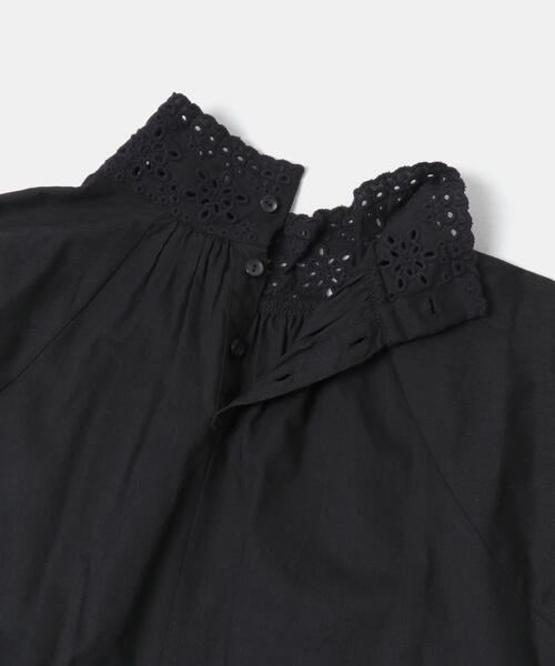 URBAN RESEARCH DOORS（アーバンリサーチドアーズ）の「アイレットレース衿ブラウス（シャツ/ブラウス・レディース・ブラック/オフホワイト・FREE）」の22枚目の写真