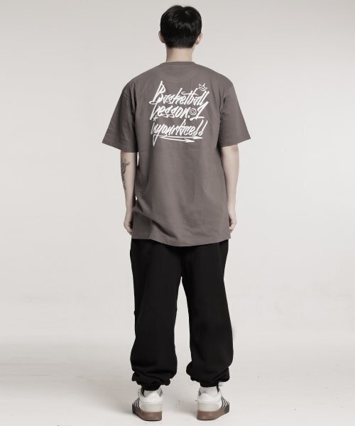 CREAM SODA LAB(クリームソーダラボ)の「バスケットボールレッスン.1 半袖Tシャツ チャコール ホワイト(Tシャツ/カットソー・レディース・その他・LARGE/MEDIUM/X-LARGE/XX-LARGE)」の5枚目の写真