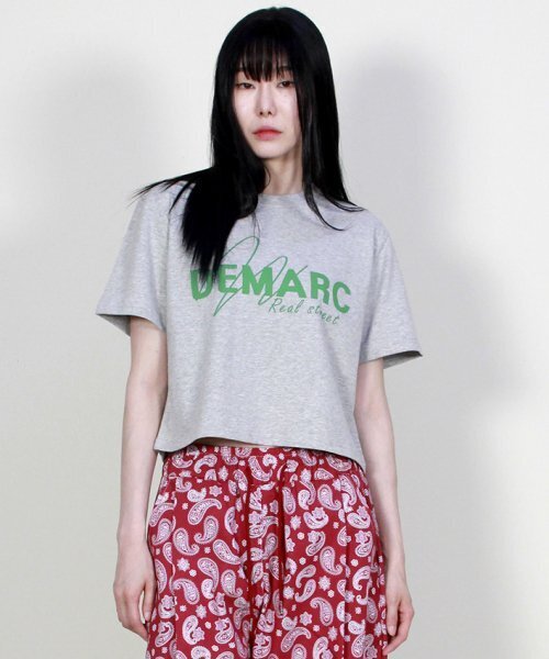 DEMARC（ドゥマーク）の「ロゴグラフィッククロップ半袖Tシャツグレー（Tシャツ/カットソー・レディース・その他・LARGE/MEDIUM）」の6枚目の写真