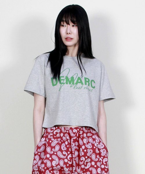 DEMARC（ドゥマーク）の「ロゴグラフィッククロップ半袖Tシャツグレー（Tシャツ/カットソー・レディース・その他・LARGE/MEDIUM）」の7枚目の写真