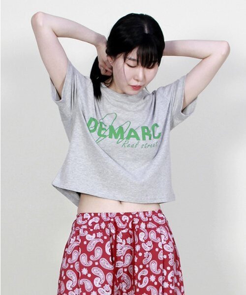 DEMARC（ドゥマーク）の「ロゴグラフィッククロップ半袖Tシャツグレー（Tシャツ/カットソー・レディース・その他・LARGE/MEDIUM）」の9枚目の写真