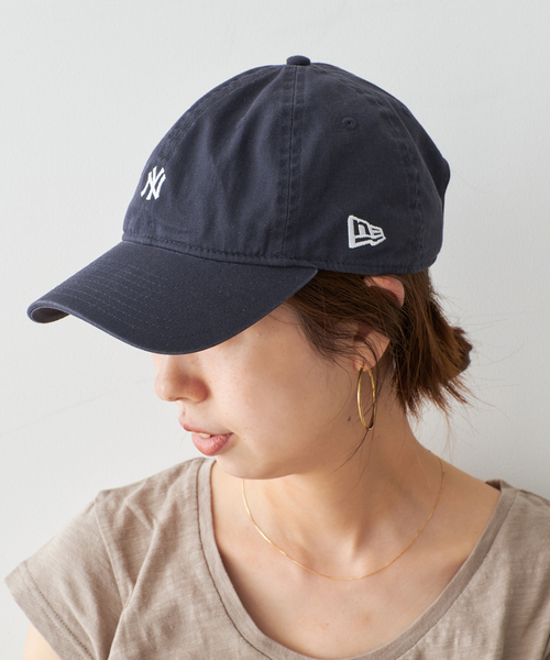 Spick & Span（スピックアンドスパン）の「《追加2》NEW ERA / ニューエラ 別注9TWENTY MLB Mini Logo 143076（キャップ・レディース・ブルー/ベージュ・FREE）」の2枚目の写真