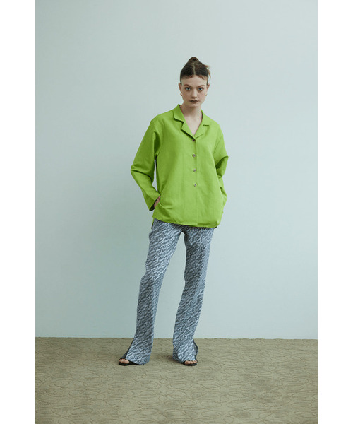 KOOKEESEE(クキシ)の「セミブーツカットラミプリントスリットパンツ_薄紫(その他パンツ・レディース・その他・SMALL/MEDIUM)」の7枚目の写真