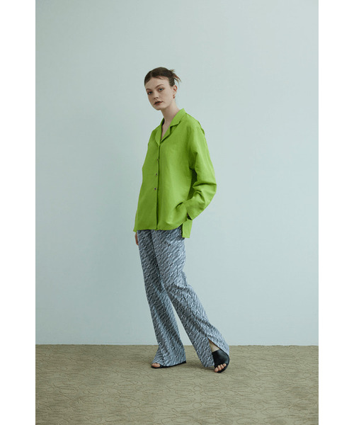KOOKEESEE(クキシ)の「セミブーツカットラミプリントスリットパンツ_薄紫(その他パンツ・レディース・その他・SMALL/MEDIUM)」の9枚目の写真