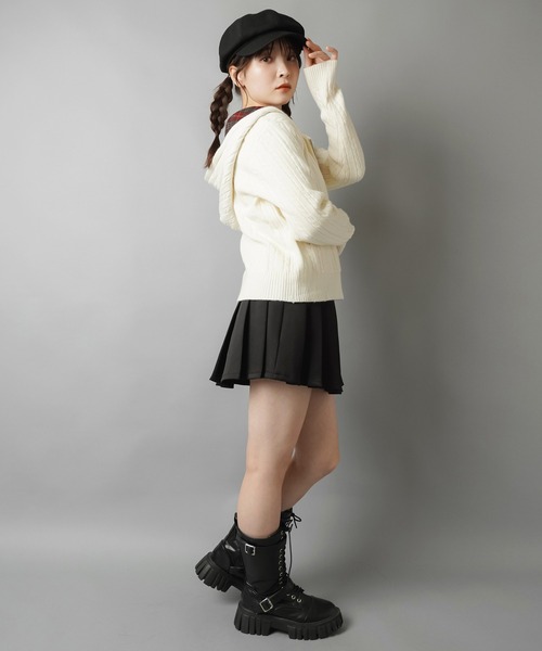 SPINNS（スピンズ）の「チェック裏フードで差がつく☆ダブルジップケーブルニットカーディガン（カーディガン/ボレロ・レディース・グレー/アイボリー/サックスブルー/チャコール・ONESIZE）」の17枚目の写真