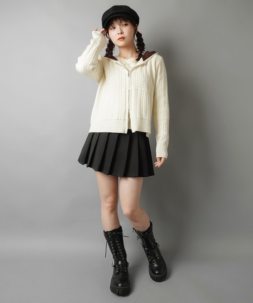 SPINNS（スピンズ）の「チェック裏フードで差がつく☆ダブルジップケーブルニットカーディガン（カーディガン/ボレロ・レディース・グレー/アイボリー/サックスブルー/チャコール・ONESIZE）」の18枚目の写真