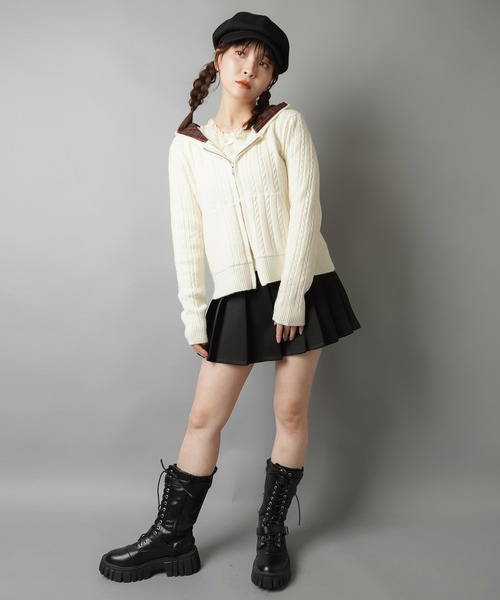 SPINNS（スピンズ）の「チェック裏フードで差がつく☆ダブルジップケーブルニットカーディガン（カーディガン/ボレロ・レディース・グレー/アイボリー/サックスブルー/チャコール・ONESIZE）」の14枚目の写真