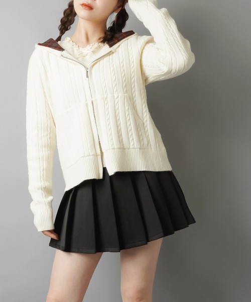 SPINNS（スピンズ）の「チェック裏フードで差がつく☆ダブルジップケーブルニットカーディガン（カーディガン/ボレロ・レディース・グレー/アイボリー/サックスブルー/チャコール・ONESIZE）」の11枚目の写真