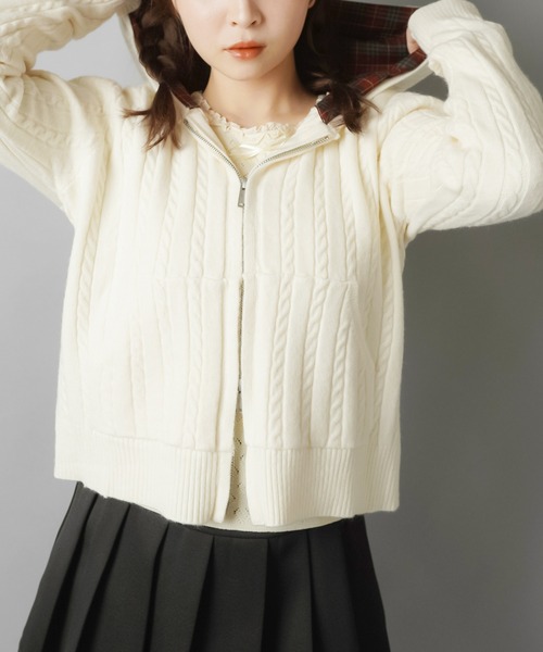 SPINNS（スピンズ）の「チェック裏フードで差がつく☆ダブルジップケーブルニットカーディガン（カーディガン/ボレロ・レディース・グレー/アイボリー/サックスブルー/チャコール・ONESIZE）」の8枚目の写真