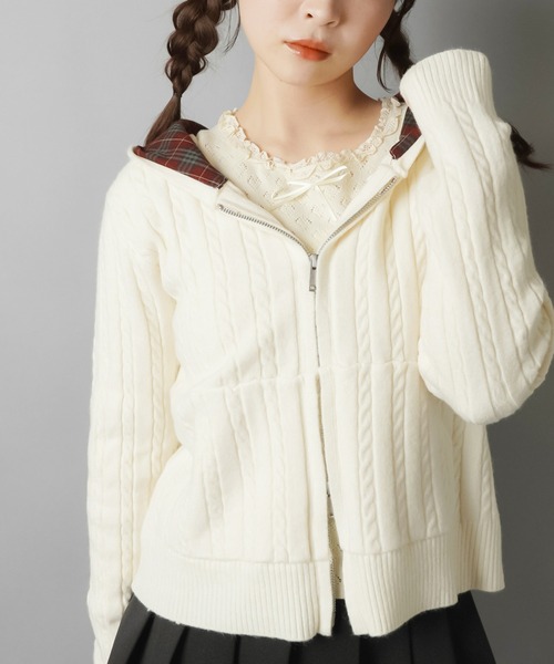 SPINNS（スピンズ）の「チェック裏フードで差がつく☆ダブルジップケーブルニットカーディガン（カーディガン/ボレロ・レディース・グレー/アイボリー/サックスブルー/チャコール・ONESIZE）」の9枚目の写真