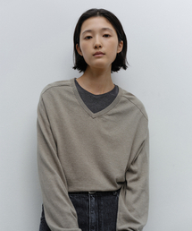 w. Peachskin V-neck Pullover (Warm gray)