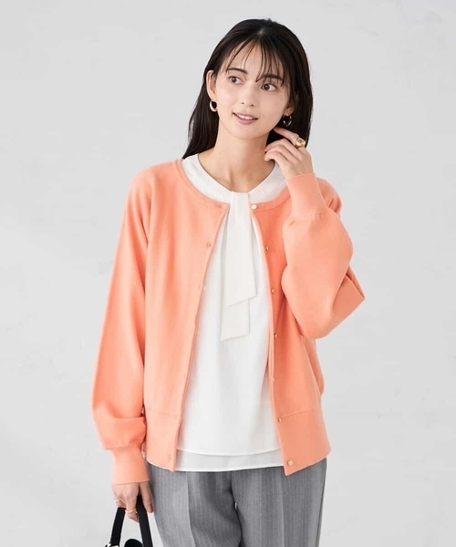 a.v.v(アーヴェヴェ)の「【2WAY】クルーネッククロップドカーディガン(カーディガン/ボレロ・レディース・クリーム/ブルー/オレンジ/ライラック・36/38/40)」の5枚目の写真