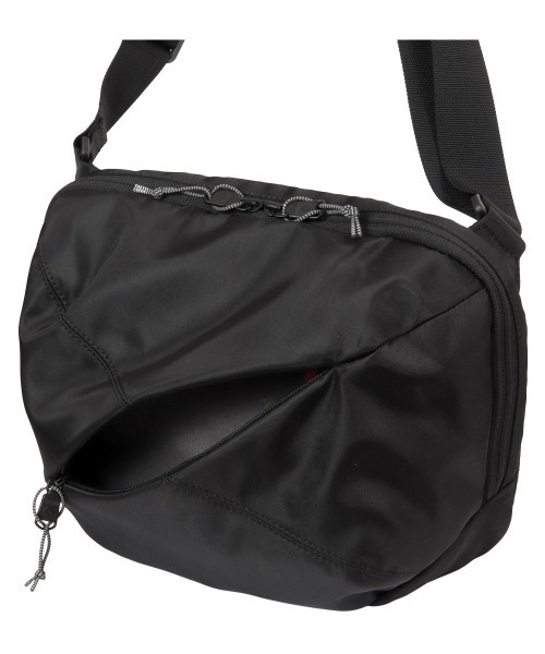 Samsonite Red（サムソナイトレッド）の「【SAMSONITE RED/サムソナイトレッド】 SAC'S BAR別注 バイアスジャック4D SLING BODY BAG M（ボディバッグ/ウエストポーチ・メンズ・ブラック・FREE）」の11枚目の写真