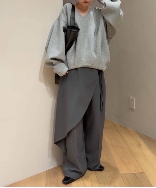 STYLEMIXER(スタイルミキサー)の「Vネックフォルムダンボールトップ(スウェット・レディース・パープル/アイボリー/ブラック/グレー・FREE)」の4枚目の写真