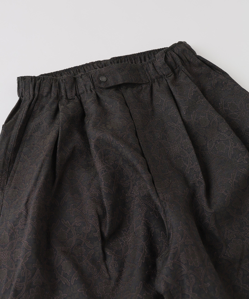 JOURNAL STANDARD J.S HOMESTEAD（ジャーナルスタンダードホームステッド）の「J.S.Homestead / アラベスク エア クルー パンツ（スラックス・メンズ・ブラック系その他/ライトグリーン/ベージュ・MEDIUM/LARGE）」の7枚目の写真