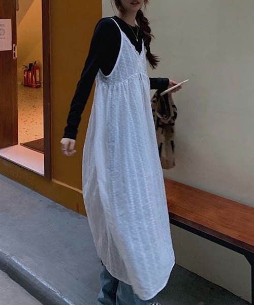 SHOUYO(ショウヨウ)の「エンボスドット キャミソールロングワンピース(ワンピース・レディース・ホワイト・M)」の1枚目の写真