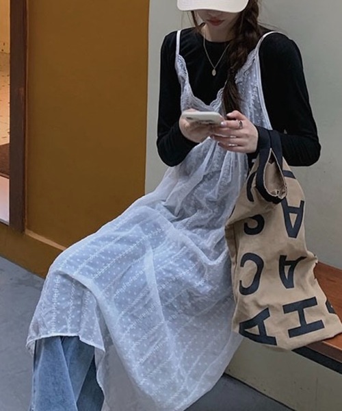 SHOUYO(ショウヨウ)の「エンボスドット キャミソールロングワンピース(ワンピース・レディース・ホワイト・M)」の5枚目の写真