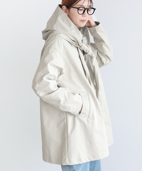 reca（レカ）の「スカーフ付きツイルステンカラーコート（ステンカラーコート・レディース・アイボリー/ライトベージュ・M）」の8枚目の写真