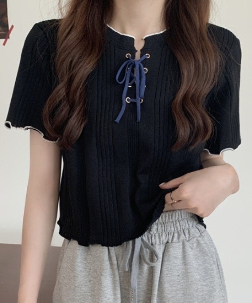SHEPP(シープ)の「【26年春夏新作】バイカラーフロントレースアップリブニット半袖トップス(Tシャツ/カットソー・レディース・アイボリー/ブラック/ホワイト/ブルー/イエロー・F)」の4枚目の写真