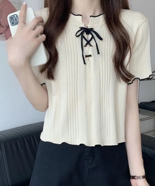 SHEPP(シープ)の「【26年春夏新作】バイカラーフロントレースアップリブニット半袖トップス(Tシャツ/カットソー・レディース・アイボリー/ブラック/ホワイト/ブルー/イエロー・F)」の9枚目の写真