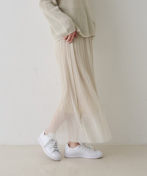 EMMA　ROUGE VIF（エマルージュヴィフ）の「【一部店舗限定】ラメシアープリーツスカート/春服/フェミニン/ウエストゴム/オフィスカジュアル（スカート・レディース・グレー/アイボリー・フリー）」の11枚目の写真