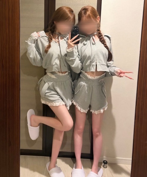 ALLuRing ChaRm(アリュリングチャーム)の「【ALLuRing ChaRm × melttxx_】lace dolly pants(スウェットパンツ・レディース・グレー・M/S)」の7枚目の写真
