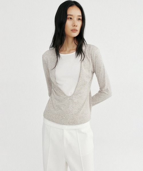 Bie(ビエ)の「レイヤード ロングスリーブカットソー(Tシャツ/カットソー・レディース・ライトベージュ/ダークグレー・M/S/L)」の5枚目の写真