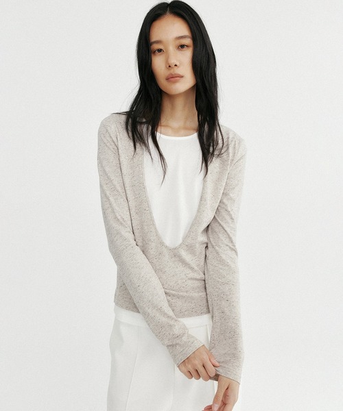 Bie(ビエ)の「レイヤード ロングスリーブカットソー(Tシャツ/カットソー・レディース・ライトベージュ/ダークグレー・M/S/L)」の6枚目の写真