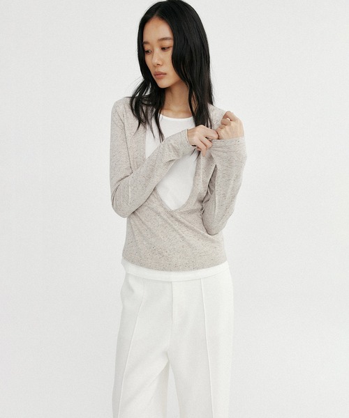 Bie(ビエ)の「レイヤード ロングスリーブカットソー(Tシャツ/カットソー・レディース・ライトベージュ/ダークグレー・M/S/L)」の9枚目の写真