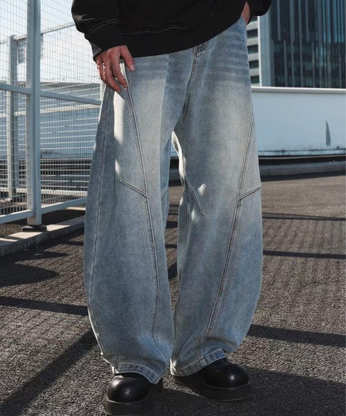 TOBEE（トゥビー）の「【TOBEE】ヴィンテージ カーブシルエット バレルレッグ デニムパンツ（デニムパンツ・メンズ・ブラック/ブルー・MEDIUM/LARGE/X-LARGE）」の10枚目の写真