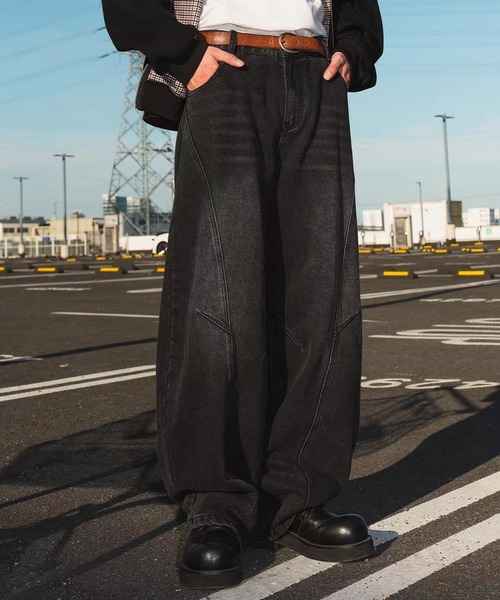 TOBEE（トゥビー）の「【TOBEE】ヴィンテージ カーブシルエット バレルレッグ デニムパンツ（デニムパンツ・メンズ・ブラック/ブルー・MEDIUM/LARGE/X-LARGE）」の18枚目の写真