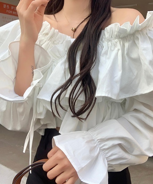 Mejoul(メジュール)の「【2026春夏新作】【2WAY】ボリュームフリルネックブラウス(シャツ/ブラウス・レディース・ピンク/ホワイト/ブラック/アイボリー/ブルー・M/L)」の11枚目の写真