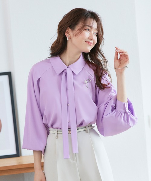 RUIRUE BOUTIQUE(ルイルエブティック)の「洗える/2WAY | ラグランタックスリーブ ボウタイブラウス | ブラウス・トップス・シャツ・オケージョンブラウス・長袖ブラウス・きれいめブラウス・オフィスカジュアルブラウス(シャツ/ブラウス・レディース・ペールイエロー/ライトベージュ/ラベンダー/ブルー/ホワイト・L/M)」の4枚目の写真