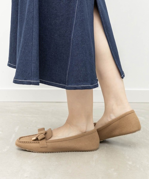 RANDA（ランダ）の「スクエアトゥリボンモカシンシューズ（モカシン/デッキシューズ・レディース・キャメル/ベージュ・S/L/M）」の2枚目の写真