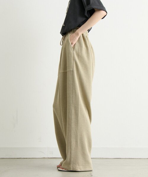 CIAOPANIC TYPY（チャオパニックティピー）の「【UNISEX】【シルエット調整可】ピグメント加工ワッフルイージーパンツ/WEB限定カラーあり（スウェットパンツ・レディース・サックスブルー/ブラック/カーキ/ネイビー/ベージュ/ピンク/グレー/オリーブ/ブラウン/グレー系その他/ダークブルー/グレー系その他2/インディゴブルー・LARGE/MEDIUM）」の16枚目の写真