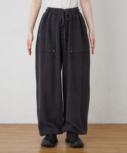 CIAOPANIC TYPY(チャオパニックティピー)の「【UNISEX】【シルエット調整可】ピグメント加工ワッフルイージーパンツ/WEB限定カラーあり(スウェットパンツ・レディース・サックスブルー/ブラック/カーキ/ネイビー/ベージュ/ピンク/グレー・LARGE/MEDIUM)」の11枚目の写真