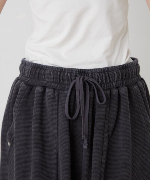CIAOPANIC TYPY(チャオパニックティピー)の「【UNISEX】【シルエット調整可】ピグメント加工ワッフルイージーパンツ/WEB限定カラーあり(スウェットパンツ・レディース・サックスブルー/ブラック/カーキ/ネイビー/ベージュ/ピンク/グレー・LARGE/MEDIUM)」の13枚目の写真