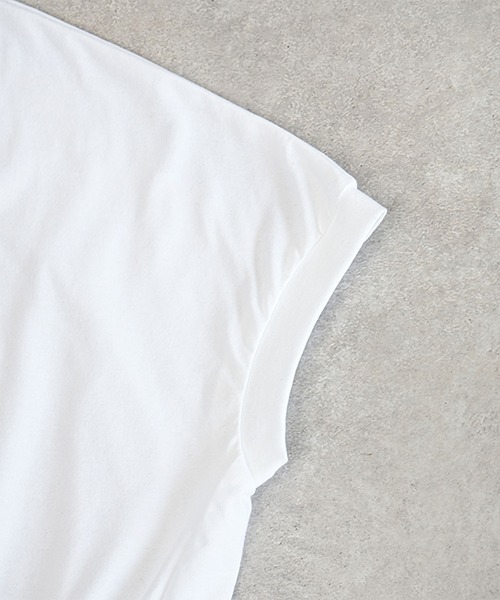 SOLAMONAT（ソラモナ）の「ジェラート天竺 コクーンプルオーバー（Tシャツ/カットソー・レディース・ダークネイビー/ホワイト/チャコール/ブラック/グレイッシュベージュ・FREE）」の21枚目の写真