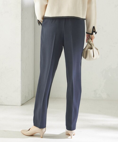 SHIPS（シップス）の「〈接触冷感 / UVカット〉Refinel テーパード パンツ（セレモニー対応可）（その他パンツ・レディース・ベージュ系/ネイビー/アイボリー・36/34/38/40）」の18枚目の写真