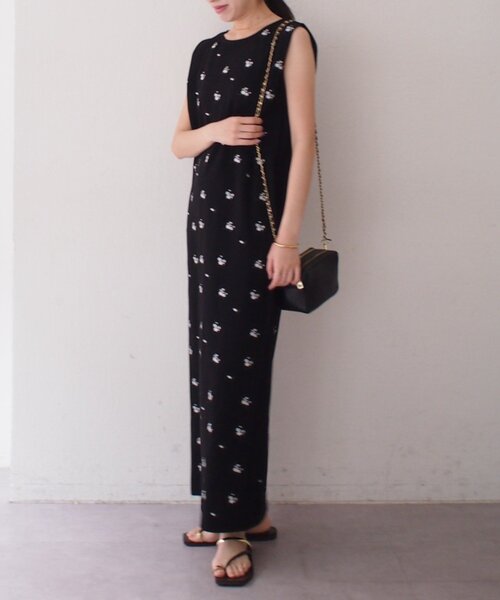 LOUNGEDRESS(ラウンジドレス)の「【@iristagramuuコラボ】ショルダータック刺繍ワンピース(ワンピース・レディース・ブラック・MEDIUM/SMALL/X-SMALL)」の6枚目の写真