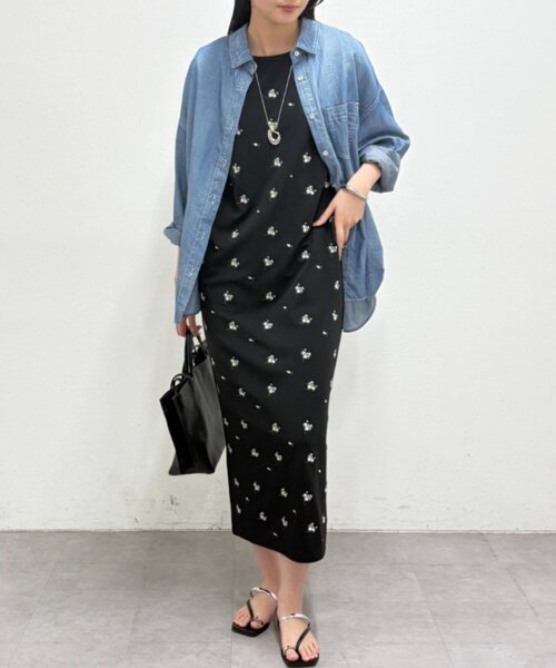 LOUNGEDRESS(ラウンジドレス)の「【@iristagramuuコラボ】ショルダータック刺繍ワンピース(ワンピース・レディース・ブラック・MEDIUM/SMALL/X-SMALL)」の8枚目の写真