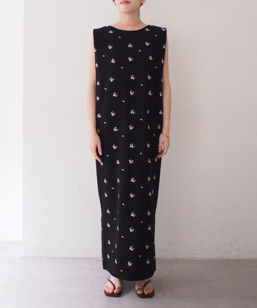 LOUNGEDRESS(ラウンジドレス)の「【@iristagramuuコラボ】ショルダータック刺繍ワンピース(ワンピース・レディース・ブラック・MEDIUM/SMALL/X-SMALL)」の14枚目の写真