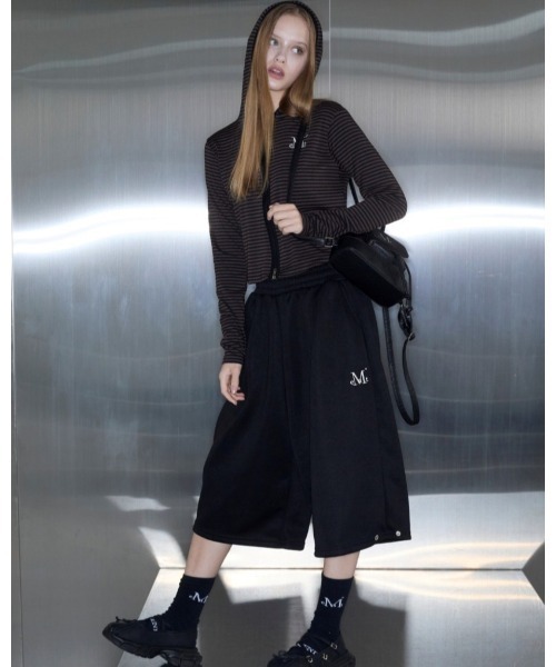 MUCENT(ムセント)の「【UNISEX】MUCENT/2WAYボーダージップ(パーカー・レディース・ブラック/チャコール・FREE)」の9枚目の写真