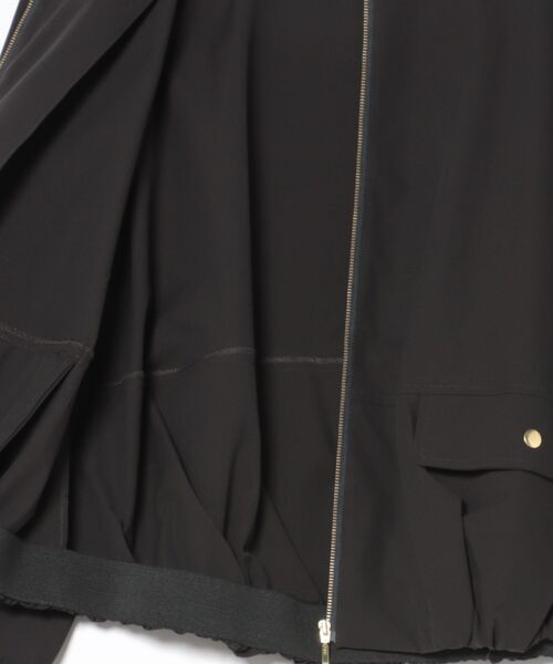 STRAWBERRY-FIELDS（ストロベリーフィールズ）の「2wayサーブルクロス撥水（ブルゾン・レディース・チャコールグレー/サックスブルー・2）」の4枚目の写真