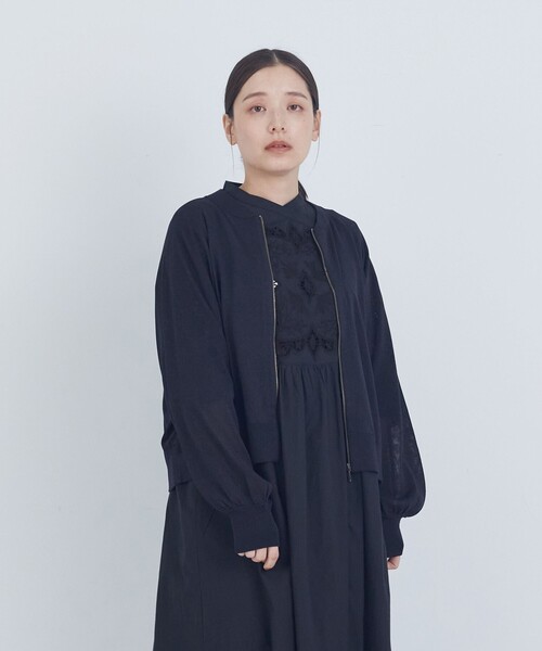 ADIEU TRISTESSE(アデュートリステス)の「ペーパーポリエステルニットブルゾン(ブルゾン・レディース・ブラック/グレイッシュベージュ・FREE)」の2枚目の写真