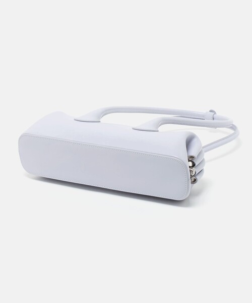 UNITED ARROWS(ユナイテッドアローズ)の「<OSOI>BOAT WIDE MINI バッグ ICY BLUE(ショルダーバッグ・レディース・ライトブルー・FREE)」の6枚目の写真